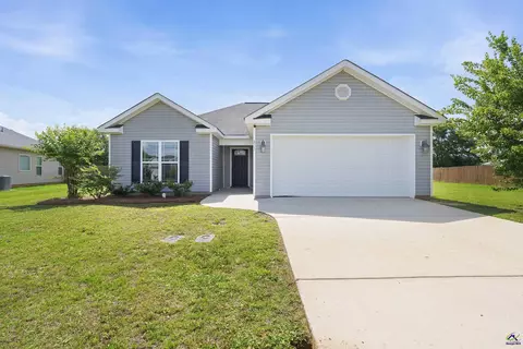 213 Winsted Ct, Perry, GA 31069