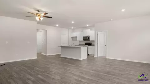 Living - 216 Cattle Dr, Perry, GA 31069 photo 5 of 5