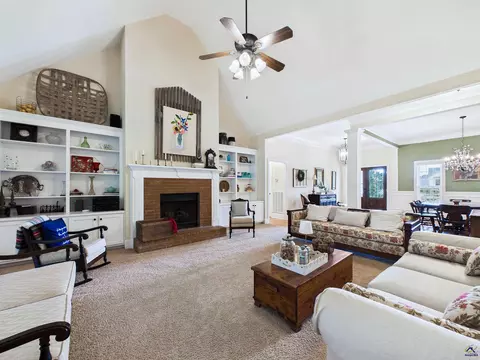 Living - 4041 Roundtop Cir, Perry, GA 31069 photo 2 of 7