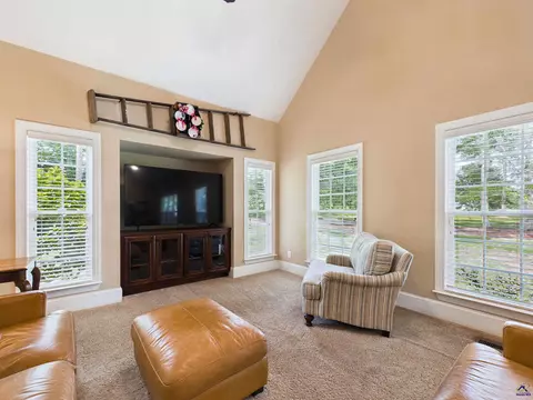 Living - 4041 Roundtop Cir, Perry, GA 31069 photo 7 of 7