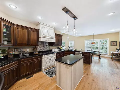 Kitchen - 4041 Roundtop Cir, Perry, GA 31069 photo 3 of 8