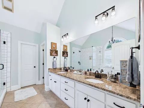 Bath - 4041 Roundtop Cir, Perry, GA 31069 photo 2 of 8