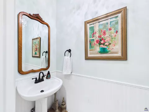 Bath - 4041 Roundtop Cir, Perry, GA 31069 photo 1 of 8
