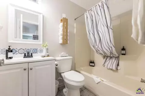 Bath - 100 Ashlund Dr, Centerville, GA 31028 photo 2 of 2