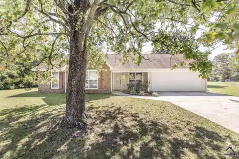 100 Ashlund Dr, Centerville, GA 31028