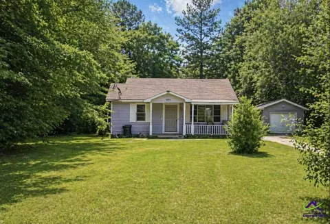 3555 Hollingsworth, Macon, GA 31210