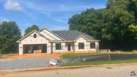 2034 Melrose Pl, Kathleen, GA 31047