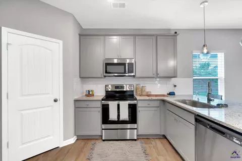 Kitchen - 642 Encore Dr #LOT 87, Perry, GA 31069 photo 3 of 4