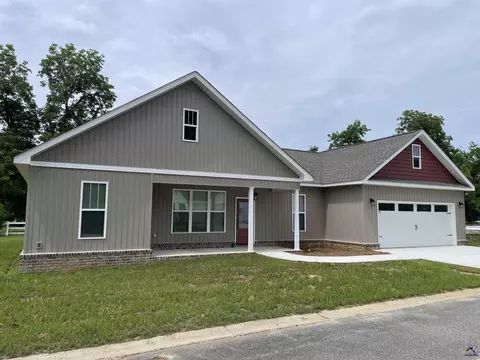 118 Pecan St, Cochran, GA 31014