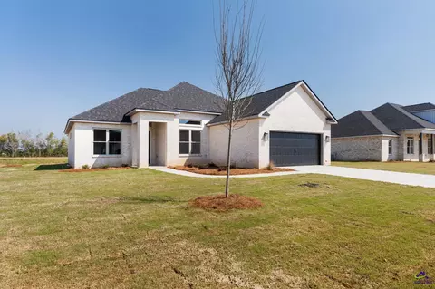 207 Farmland Cir, Perry, GA 31069