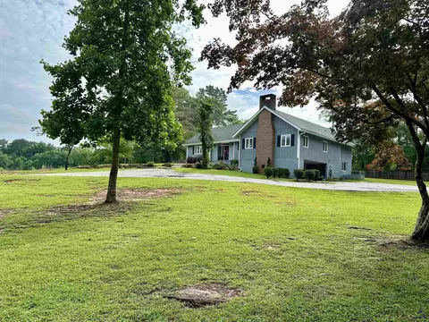 71 Mansfield Dr, Hawkinsville, GA 31036