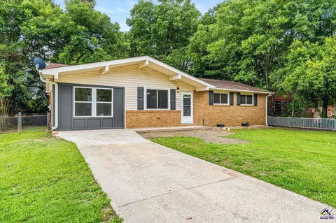 212 Palomino Ln, Warner Robins, GA 31088
