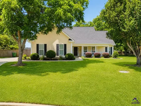 262 Grove Ln, Kathleen, GA 31047