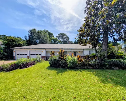 327 Bonnie Dr, Warner Robins, GA 31088