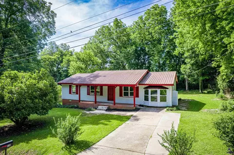 214 Oak Ridge Dr, Byron, GA 31008