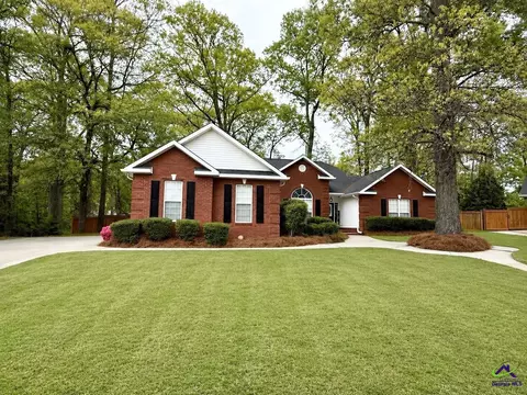 222 Santa Fe Trl, Warner Robins, GA 31088