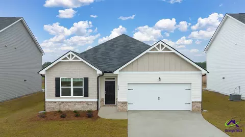 220 Cattle Dr, Perry, GA 31069
