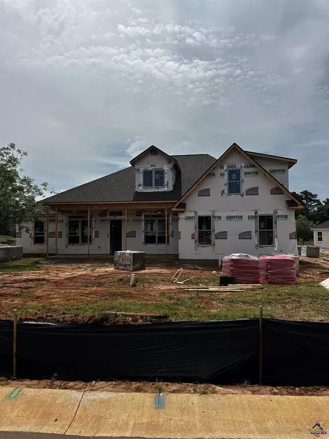 8 Pleasant Oaks Dr, Perry, GA 31069