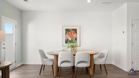 Dining - 206 Kenmore Cir, Perry, GA 31069 photo 2 of 3
