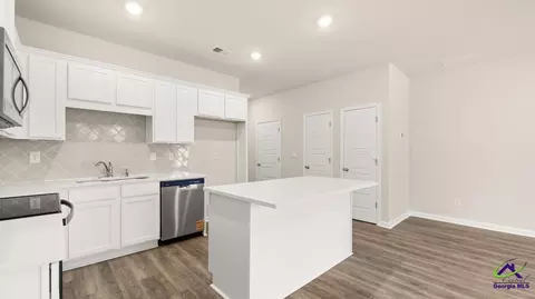 Kitchen - 212 Kenmore Cir, Perry, GA 31069 photo 1 of 3