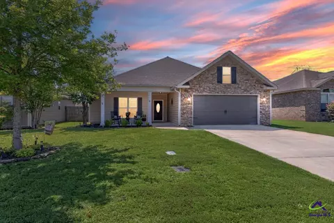 129 Savannah Ln, Bonaire, GA 31005