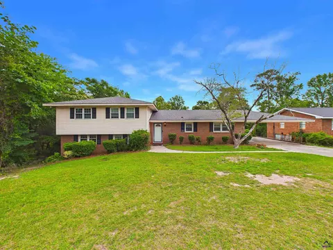 3851 Woodside Dr, Macon, GA 31206