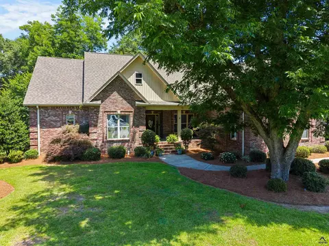 104 River Rock Ct, Perry, GA 31069