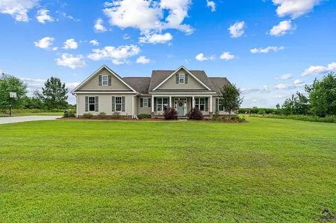 180 Woodland Trl, Cochran, GA 31014