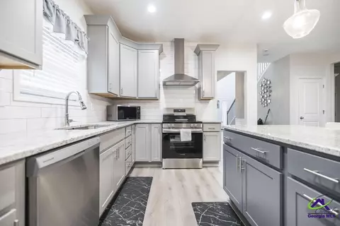 Kitchen - 4580 Capulet Ct, Forsyth, GA 31029 photo 4 of 5