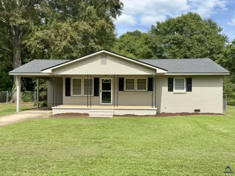 606 Chamlee Dr, Fort Valley, GA 31030