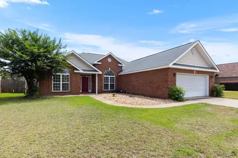 125 Emberly Ln, Warner Robins, GA 31088