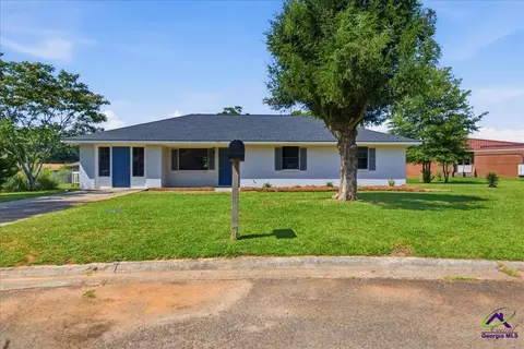 108 Levrenti Dr, Fort Valley, GA 31030