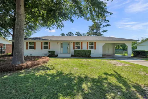 1108 Kenwood Dr, Perry, GA 31069