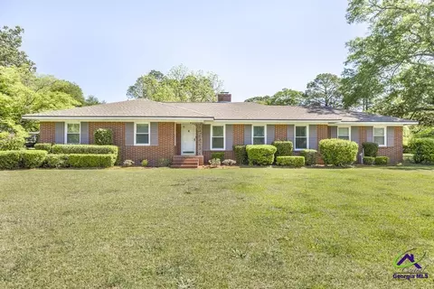 129 S Seventh St, Cochran, GA 31014