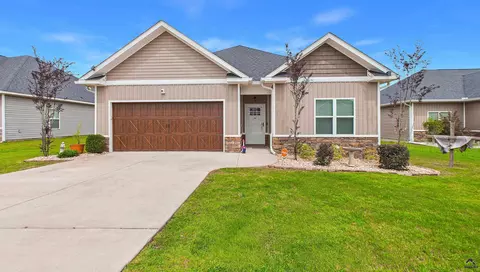 114 Cascades Ct, Bonaire, GA 31005