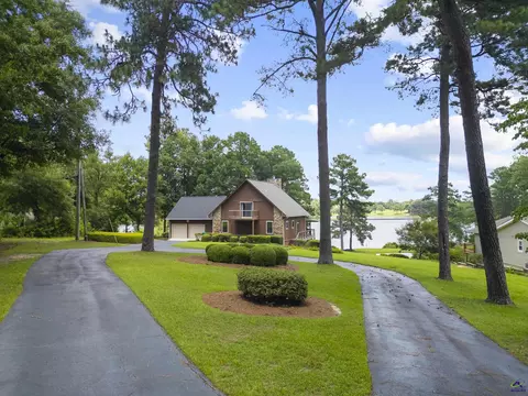 104 Mossland Dr, Perry, GA 31069