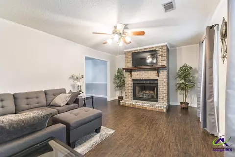 132 Sussex Dr, Warner Robins, GA 31088