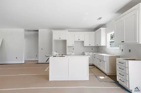 Kitchen - 2759 Hortman Mill Rd, Roberta, GA 31078 photo 1 of 2