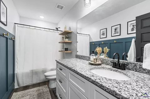 Bath - 124 N Sky Dr, Warner Robins, GA 31093 photo 5 of 5
