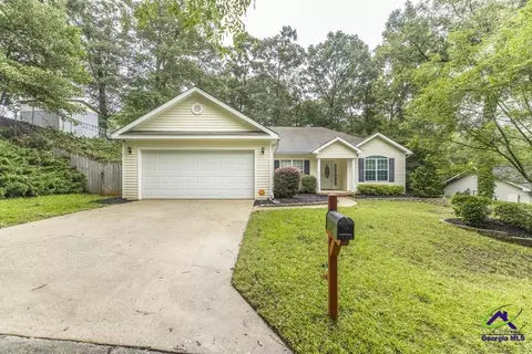 100 Crestwood Cir, Centerville, GA 31028