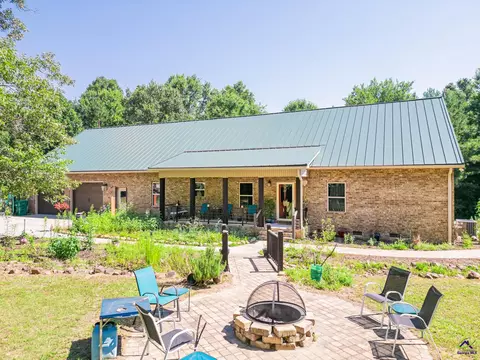 2050 Bible Camp Rd, Byron, GA 31008