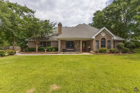 107 Loch Mere Dr, Kathleen, GA 31047