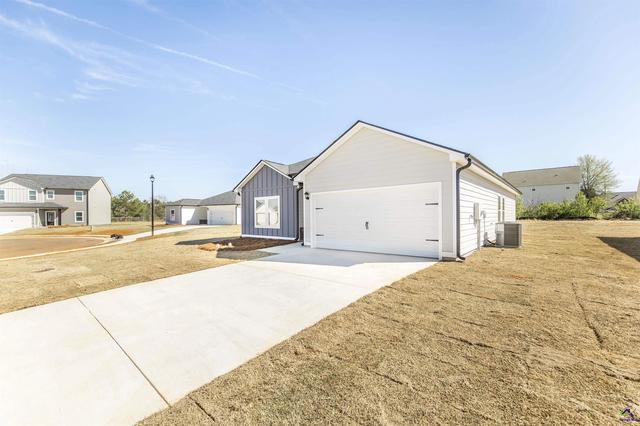 402 Georgian Walk, Byron, GA 31008