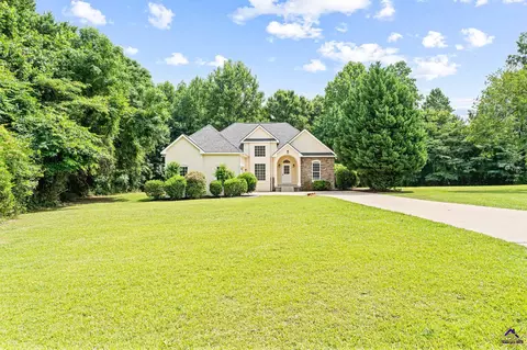 2850 Arrowhead Dr, Lizella, GA 31052
