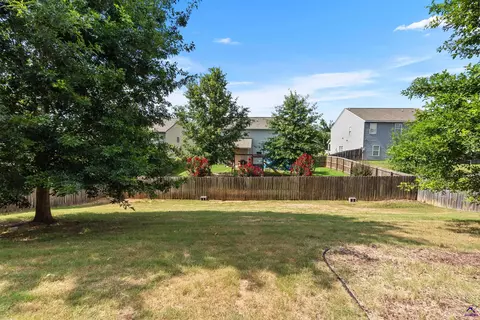 Exterior - 212 Tyndall Way, Perry, GA 31069 photo 11 of 14