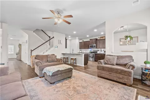 Entry Way - 212 Tyndall Way, Perry, GA 31069 photo 5 of 14