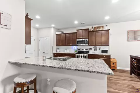 Kitchen - 212 Tyndall Way, Perry, GA 31069 photo 2 of 4