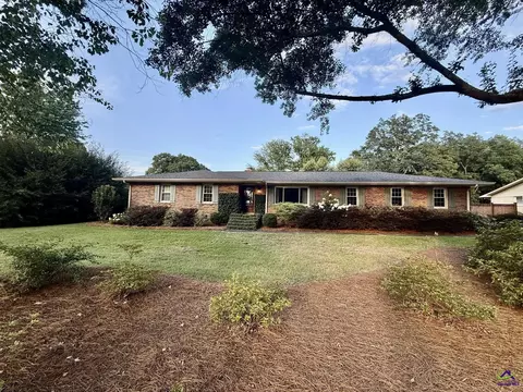 110 Carter Woods Dr, Warner Robins, GA 31088