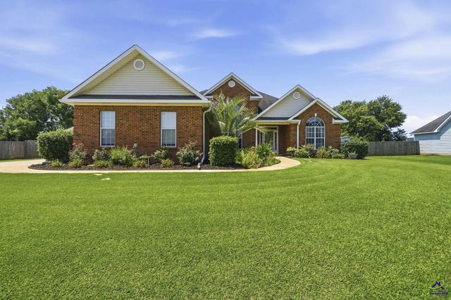 128 Spring Chase Cir, Kathleen, GA 31047