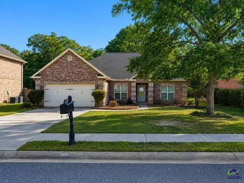 201 Westchester Trl, Kathleen, GA 31047